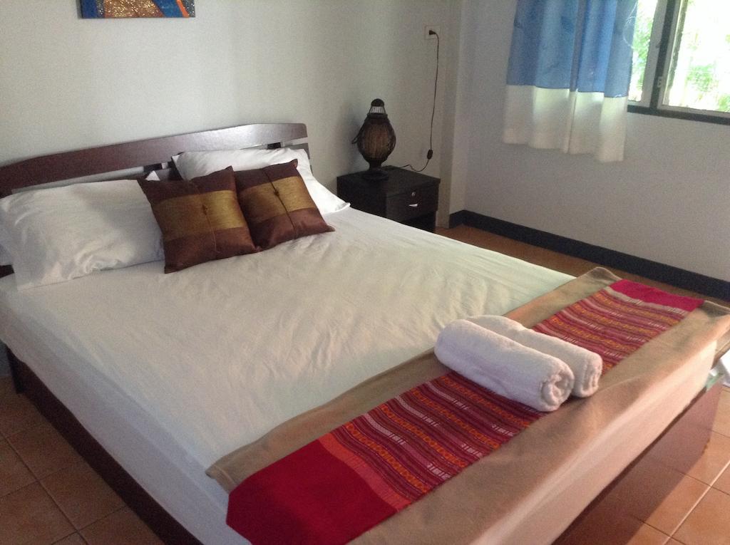 Hi Guesthouse Airport Chiang Mai Habitación foto